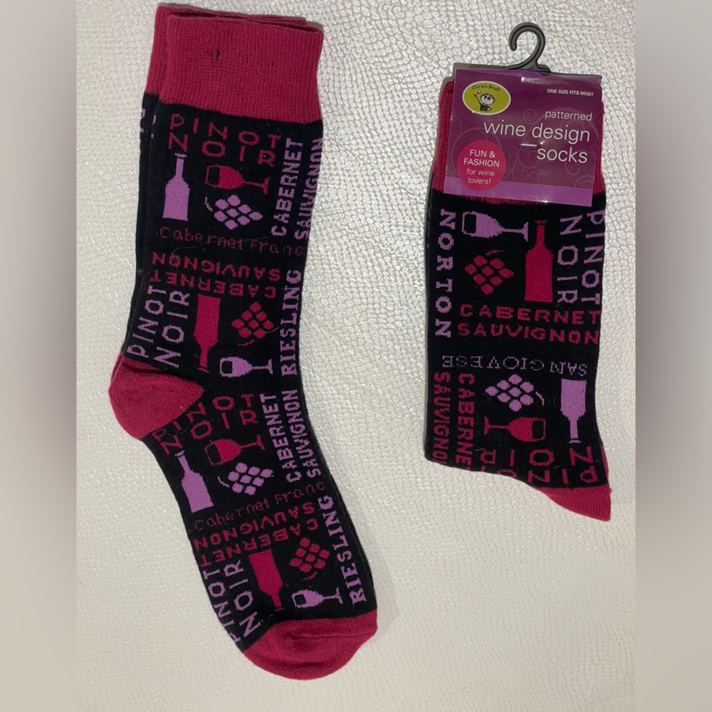 2 Pair Wine Lover’s Socks! CUTE! 🍷